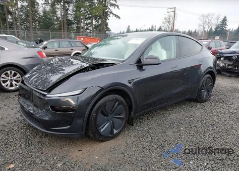 2026 Tesla Model Y Long Range Launch Series/Premium All-Wheel Drive z USA, uszkodzony, nr VIN 7SAYGDEE3TF450423